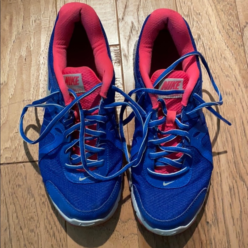 Nike women’s sneakers size 8